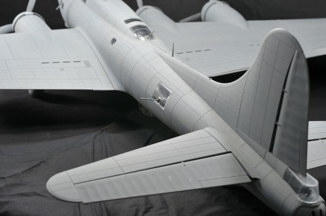 HK Models 01E04 B-17 Flying Fortress F and G 1/32 – imagen 10