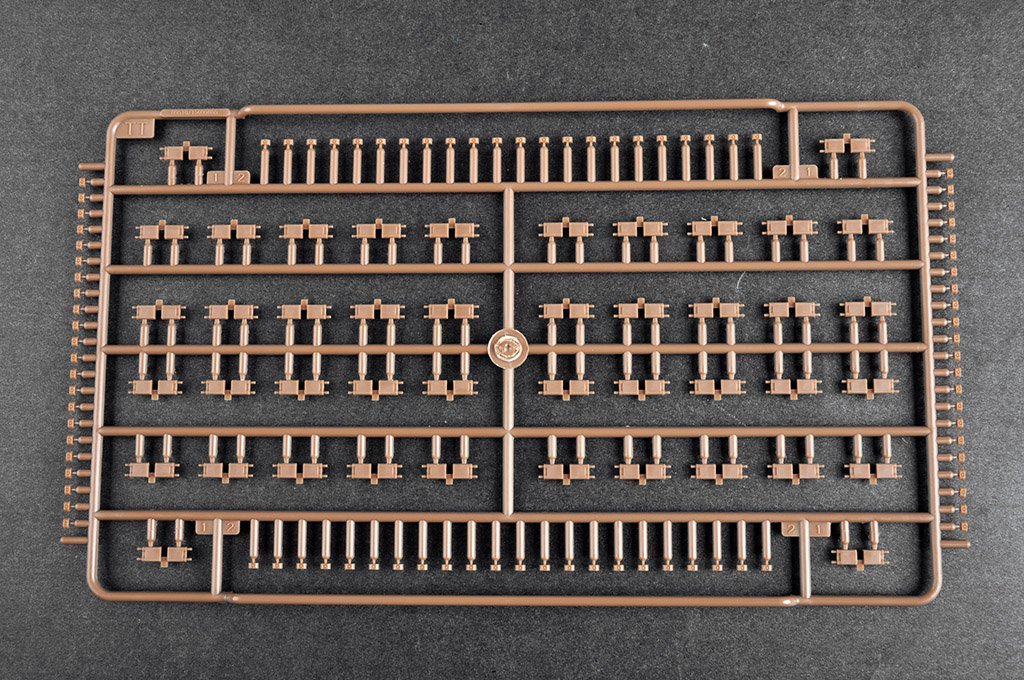 Trumpeter 09610 Russian T-72B3 with 4S24 Soft Case ERA &amp;amp; Grating Armour 1/35 – immagine 18