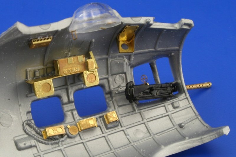 Eduard 49360 B-17G nose interior 1/48 Revell – immagine 4