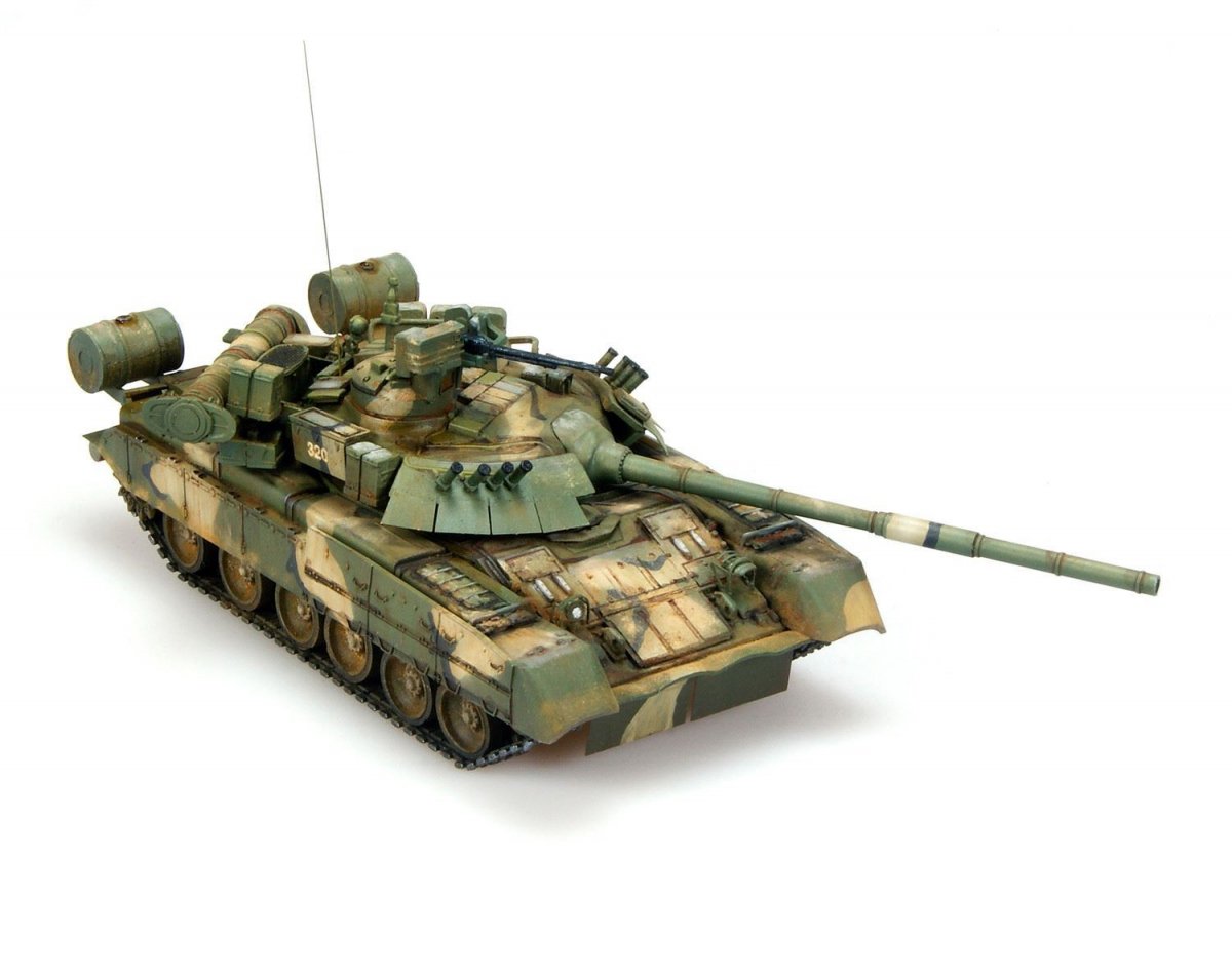Modelcollect UA72061 Russian T-80UE-1 Main Battle Tank 1/72 – zdjęcie 4
