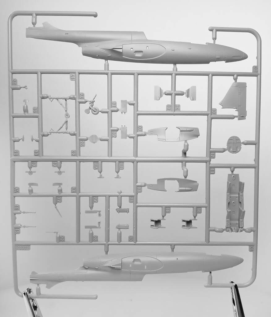 Arma Hobby 70010 TS-11 Iskra bis DF- Expert set 1/72 – Bild 4