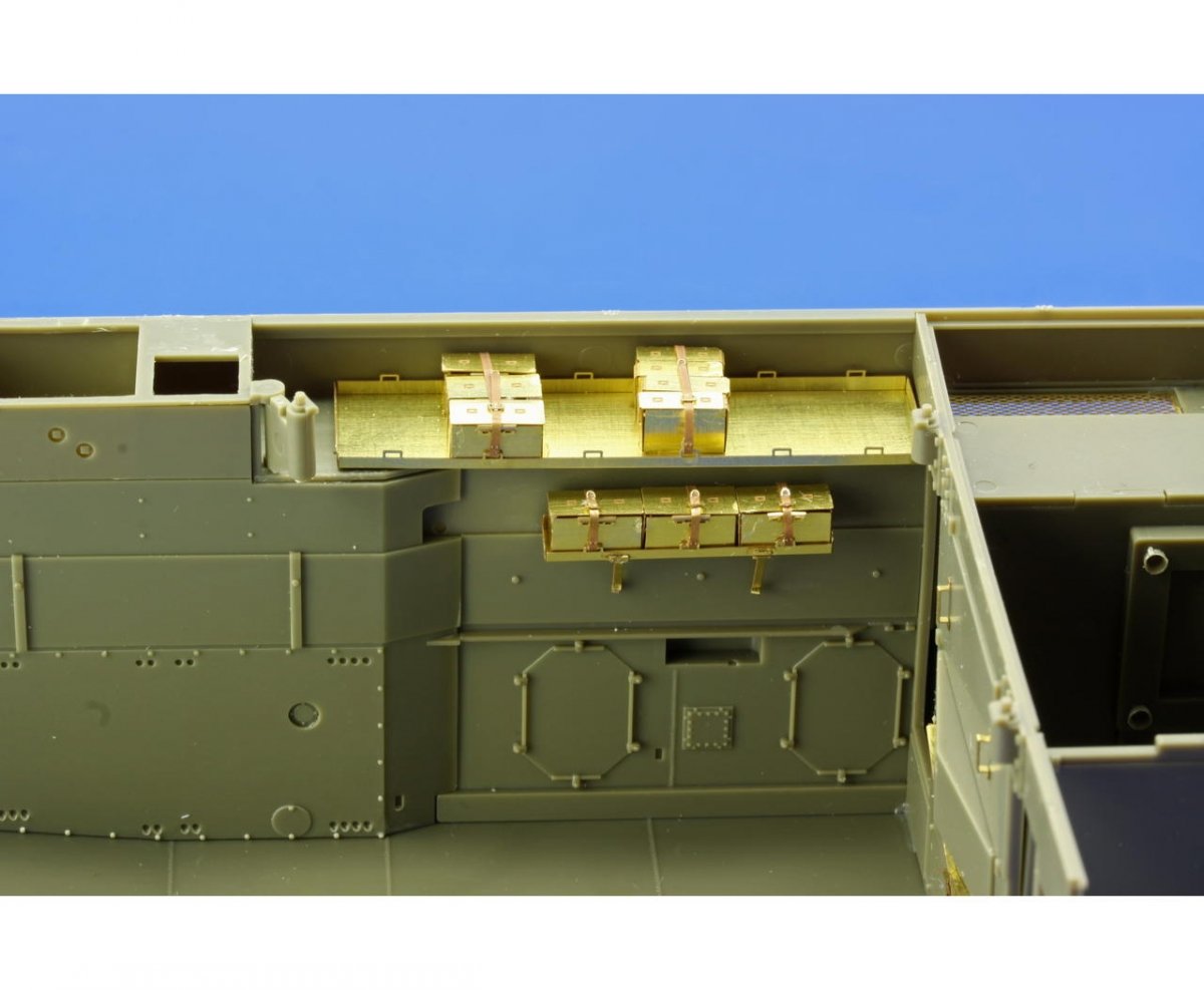 Eduard 36240 LVT-4 interior 1/35 AFV Club – imagen 3