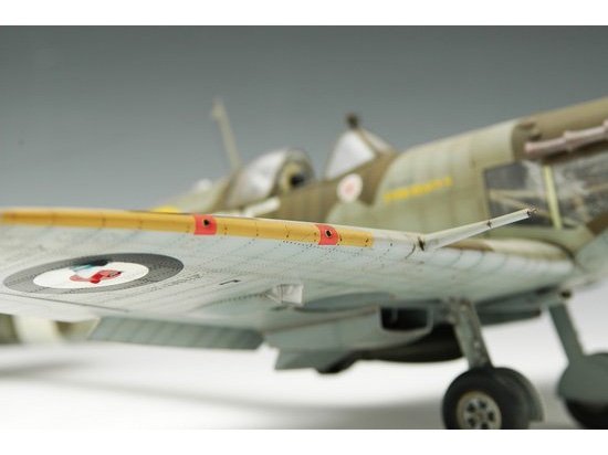 Trumpeter 02403 SPITFIRE Mk.Vb 1/24 – imagen 2
