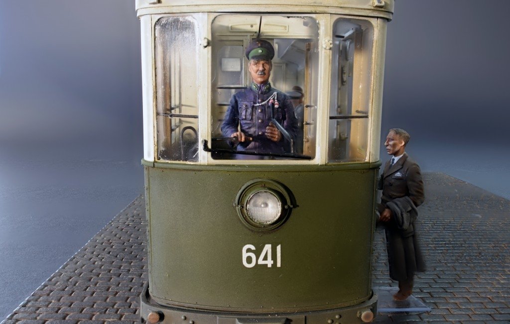 Miniart 38009 Tramway européen - Straßenbahn-Triebwagen 641 avec équipage et passagers 1/35  – image 6