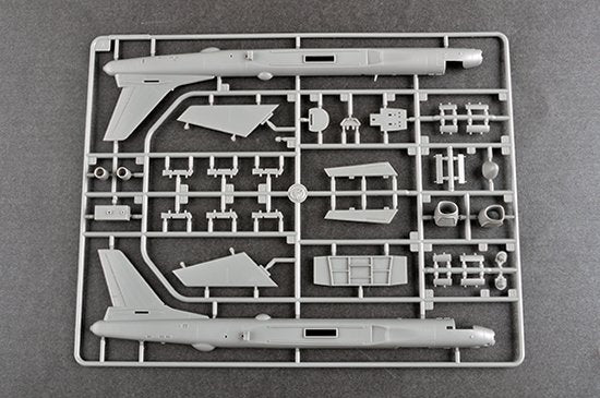 Trumpeter 03930 Xian H-6K Bombardier stratégique 1/144  – image 6