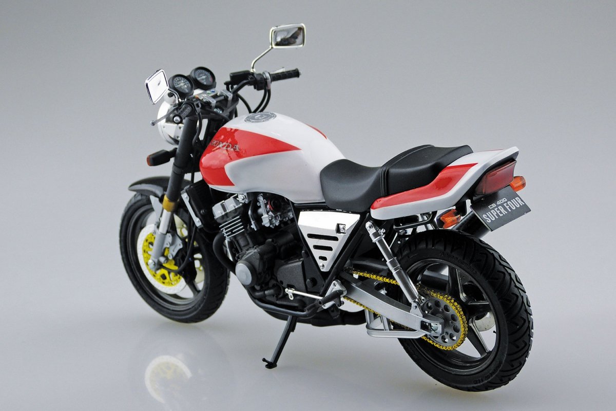 Aoshima 05514 HONDA CB400SF with CUTOM PARTS 1/12 – immagine 3