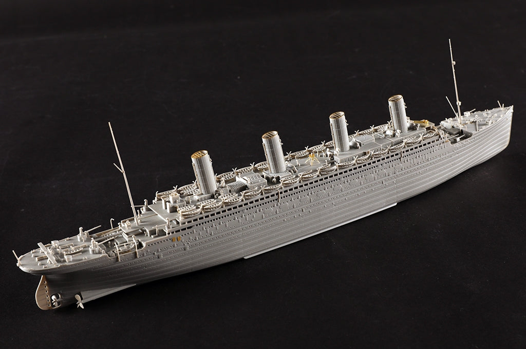 Hobby Boss 83421 Olympique 1/700  – image 12