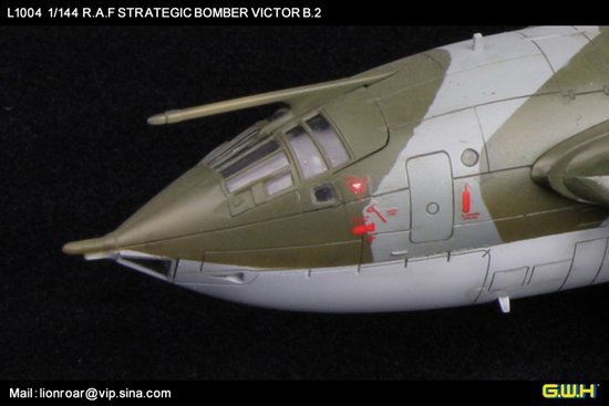 Lion Roar L1004 R.A.F. Strategic Bomber VICTOR B2 1/144 – zdjęcie 4