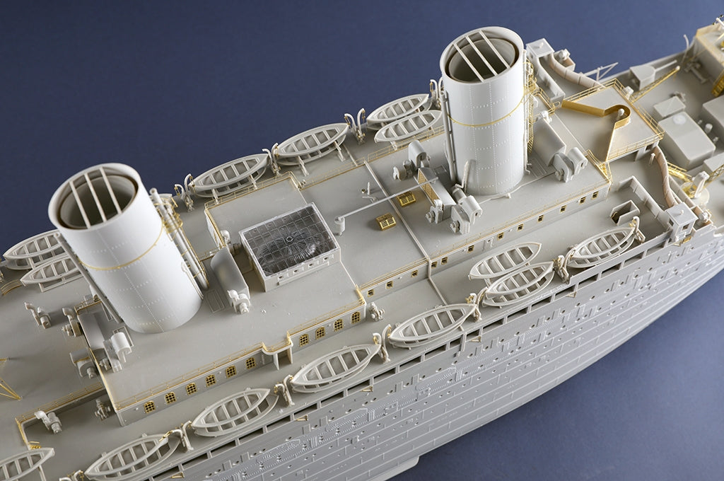 Trumpeter 03720 Olympic 1/200 – zdjęcie 26