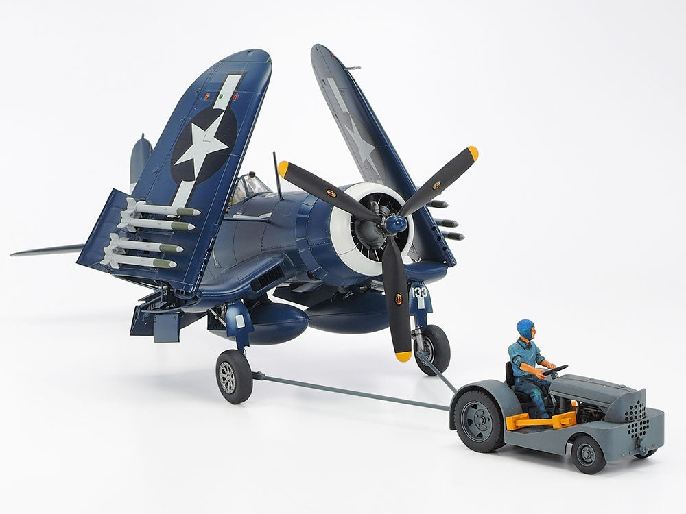 Tamiya 61085 F4U-1D Corsair avec Moto-Tug 1/48