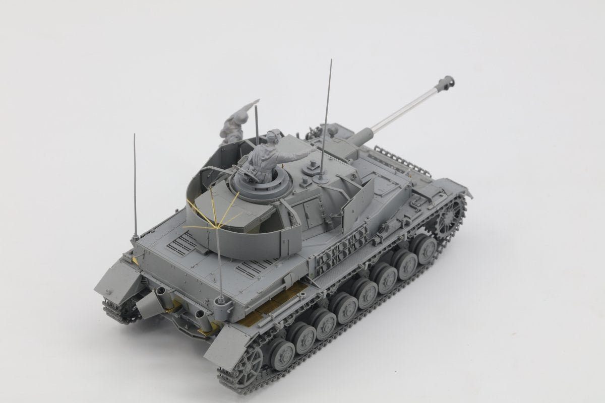 Border Model BT-006 Pz.Beob.Wg. IV Ausf. J w/Commander&amp;amp;Infantry 1/35 – imagen 5