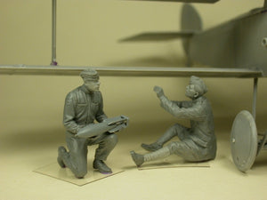 Copper State Models F32-028 RFC Air Mechanics installing the bombs 1/32 – imagen 2