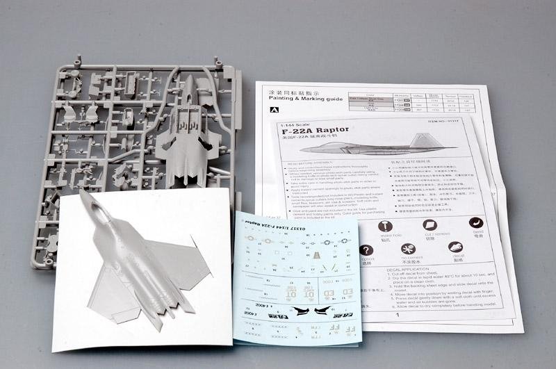 Trumpeter 01317 Lockheed F-22A Raptor 1/144 – image 4