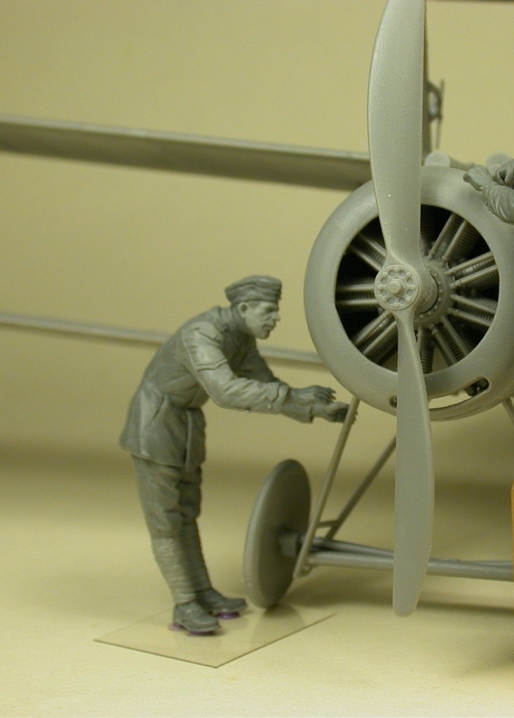 Copper State Models F32-026 RFC Mécanicien d&amp;#39;aviation vérifiant l&amp;#39;avion 1/32 – image 2
