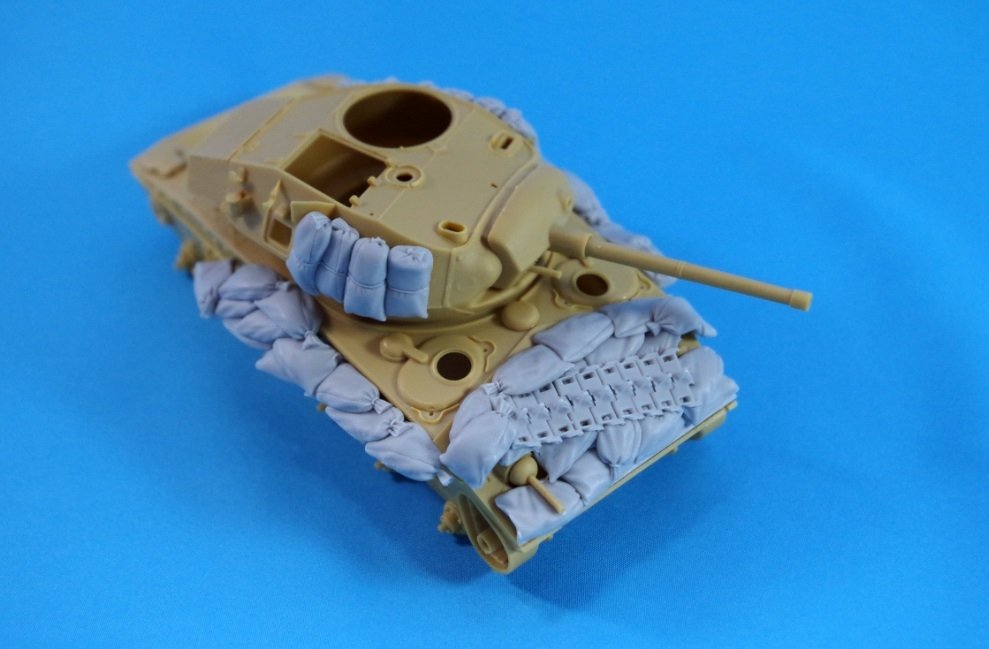 Panzer Art RE35-216 Sand armor for M24 “Chaffee” 1/35 – image 2