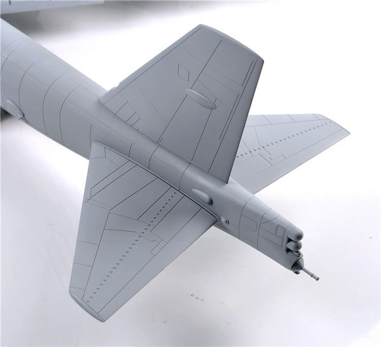 Modelcollect UA72200 B-52H U.S. Stratofortress strategic Bomber 1/72 – imagen 20