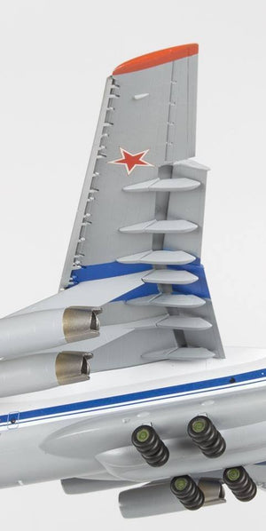 Zvezda 7011 Russian strategic airlifter Il-76MD 1/144 – imagen 4
