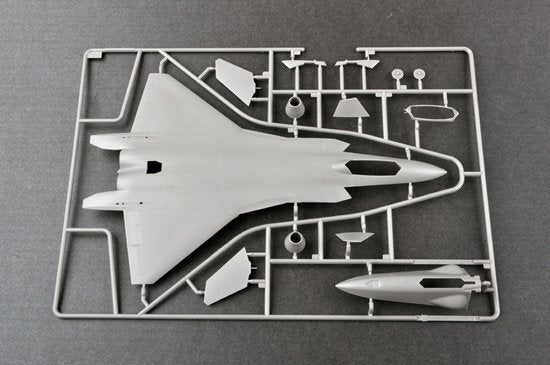 Trumpeter 01665 Chinese J-20 Mighty Dragon 1/72 – zdjęcie 2