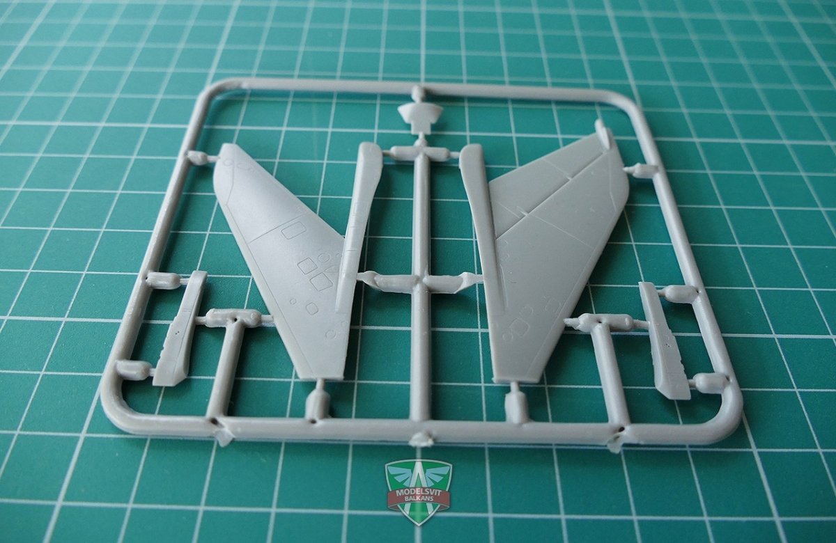 Modelsvit 72005 Sukhoi Su-7U (Trainer) 1/72 – immagine 4