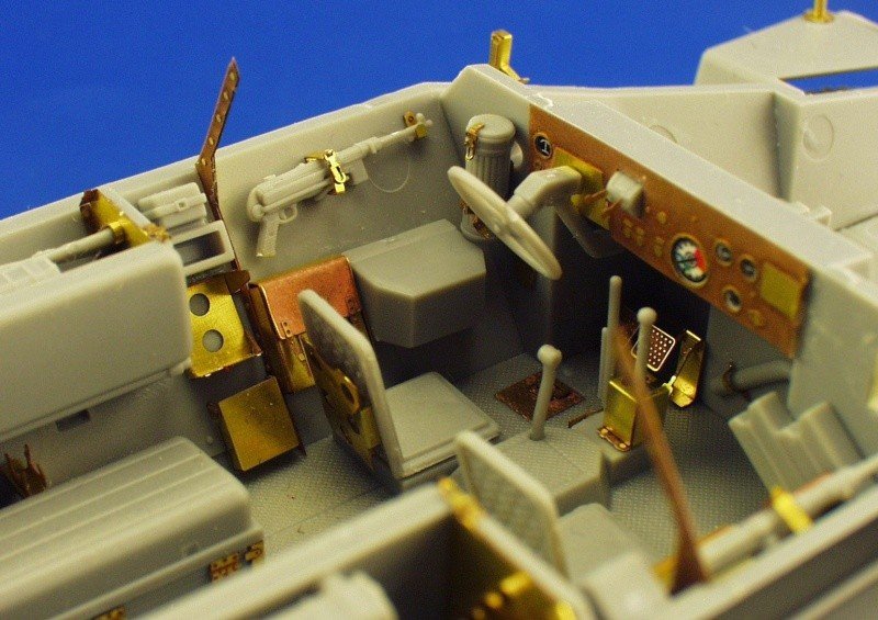 Eduard 35795 Sd. Kfz.251/7 Ausf. C Pioneerwagen 1/35 Dragon – immagine 10