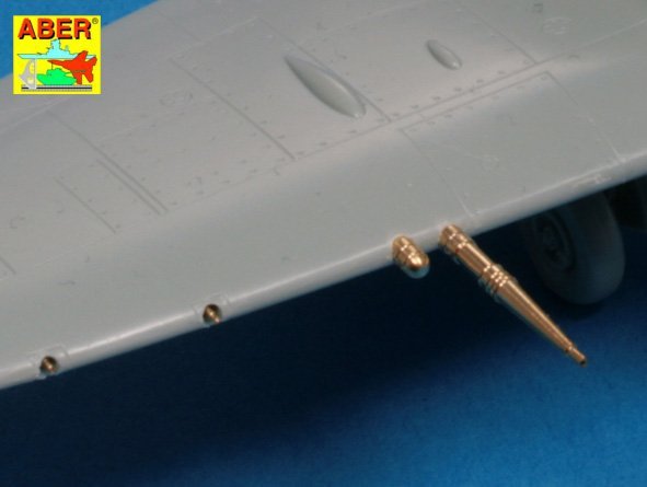 Aber A72 002 C wing armament for British fighter Spitfire Mk.VIII to XVI 1/72 – imagen 4
