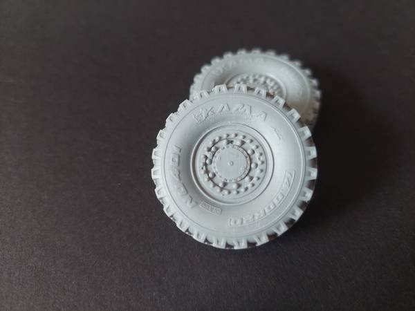 Panzer Art RE35-722 Kamaz K-4386 “Typhoon” road wheels 1/35 – Bild 2
