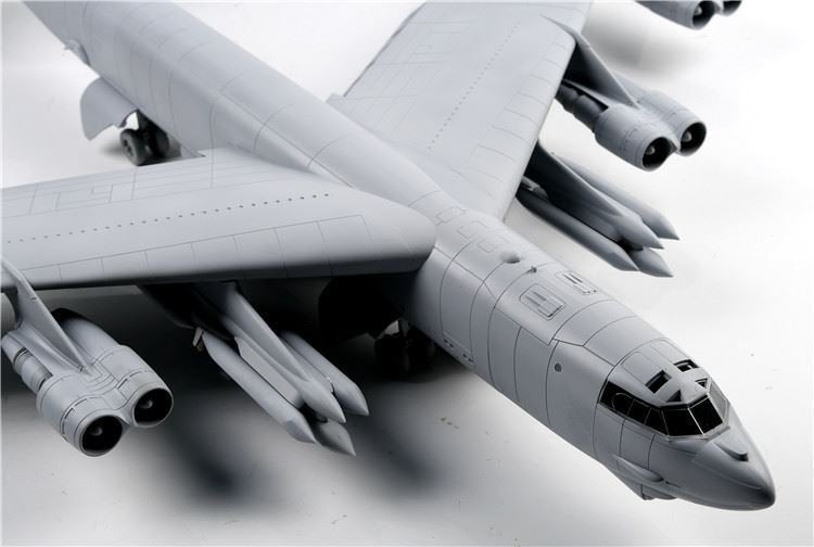 Modelcollect UA72200 B-52H U.S. Stratofortress strategic Bomber 1/72 – imagen 12