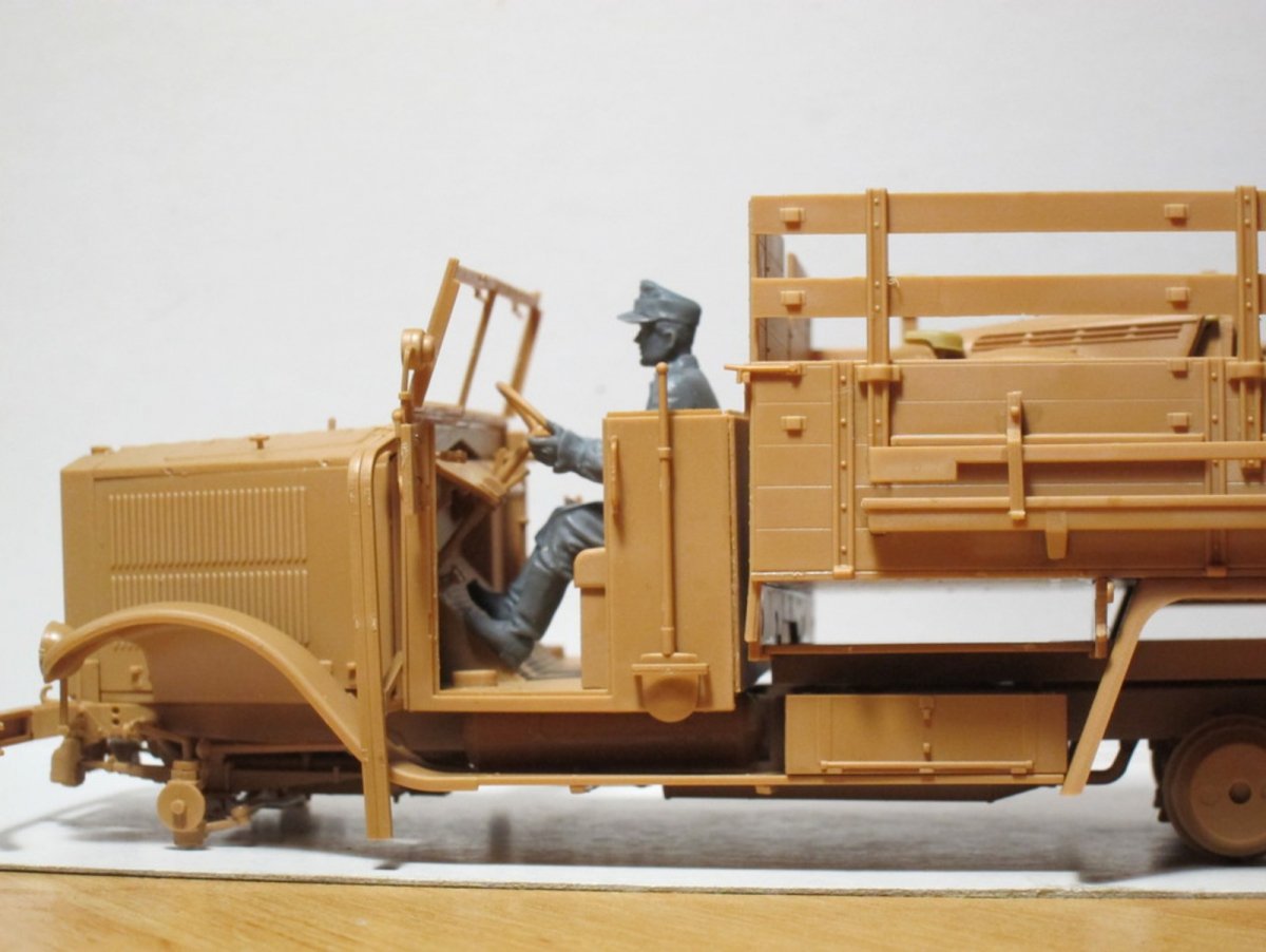 ICM 35642 German Drivers (1939-1945) (4 figures) 1/35 – imagen 5