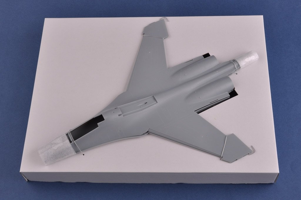 Hobby Boss 81713 Su-27UB Flanker C 1/48 – image 5