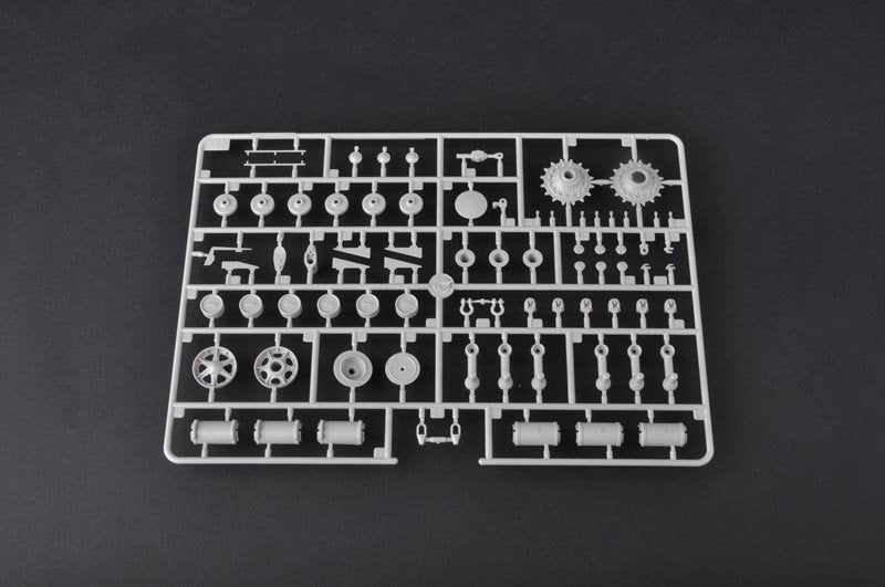 Trumpeter 01570 Soviet KV-122 Heavy Tank 1/35 – Bild 7