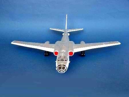 Trumpeter 01612 Tu-16K-26 G/Chinese H-6 1/72 – immagine 4