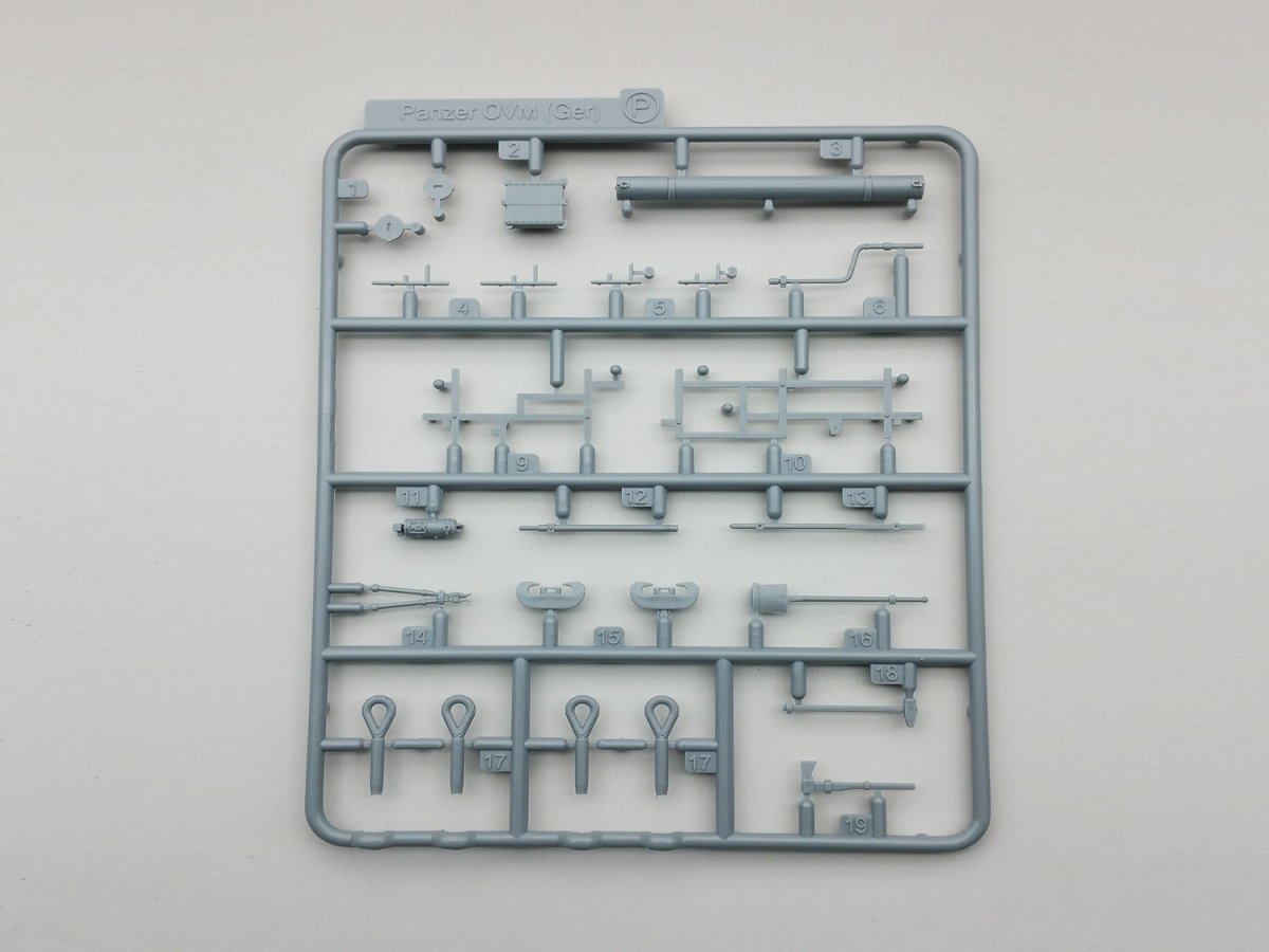 Amusing Hobby 35A019 Pz.Kpfw.38D 1/35 – imagen 9