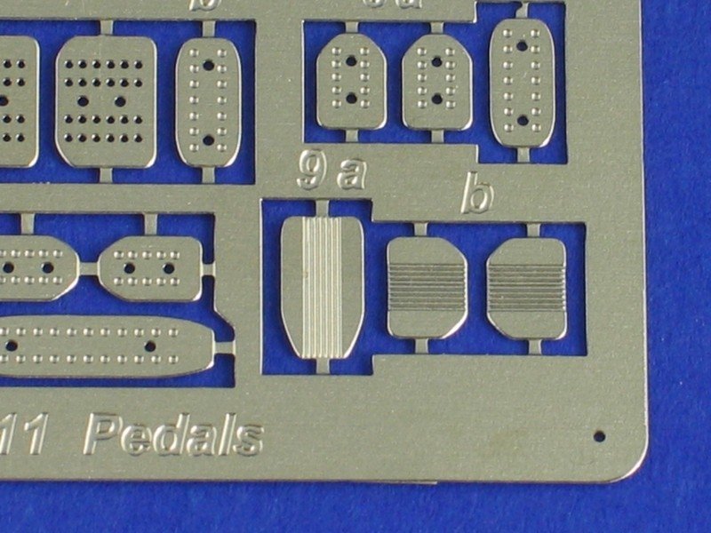 Aber 24011 Car Pedals (1/24) – image 3