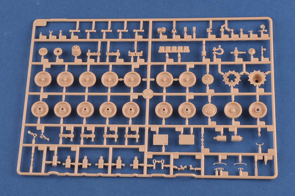 Hobby Boss 84557 Leopard C2 MEXAS with TWMP Track Width Mine Plow 1/35 – Bild 9