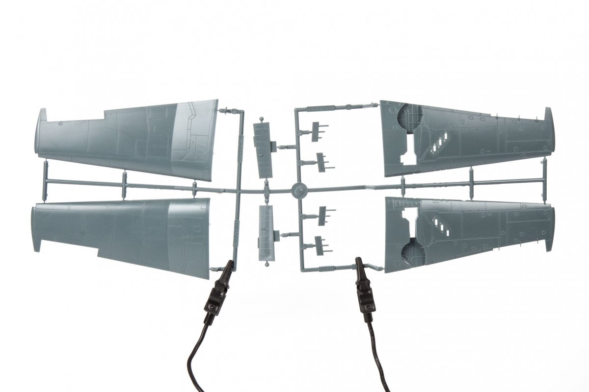 Eduard 8229 F6F-5 Hellcat late ProfiPACK edition 1/48 – zdjęcie 8