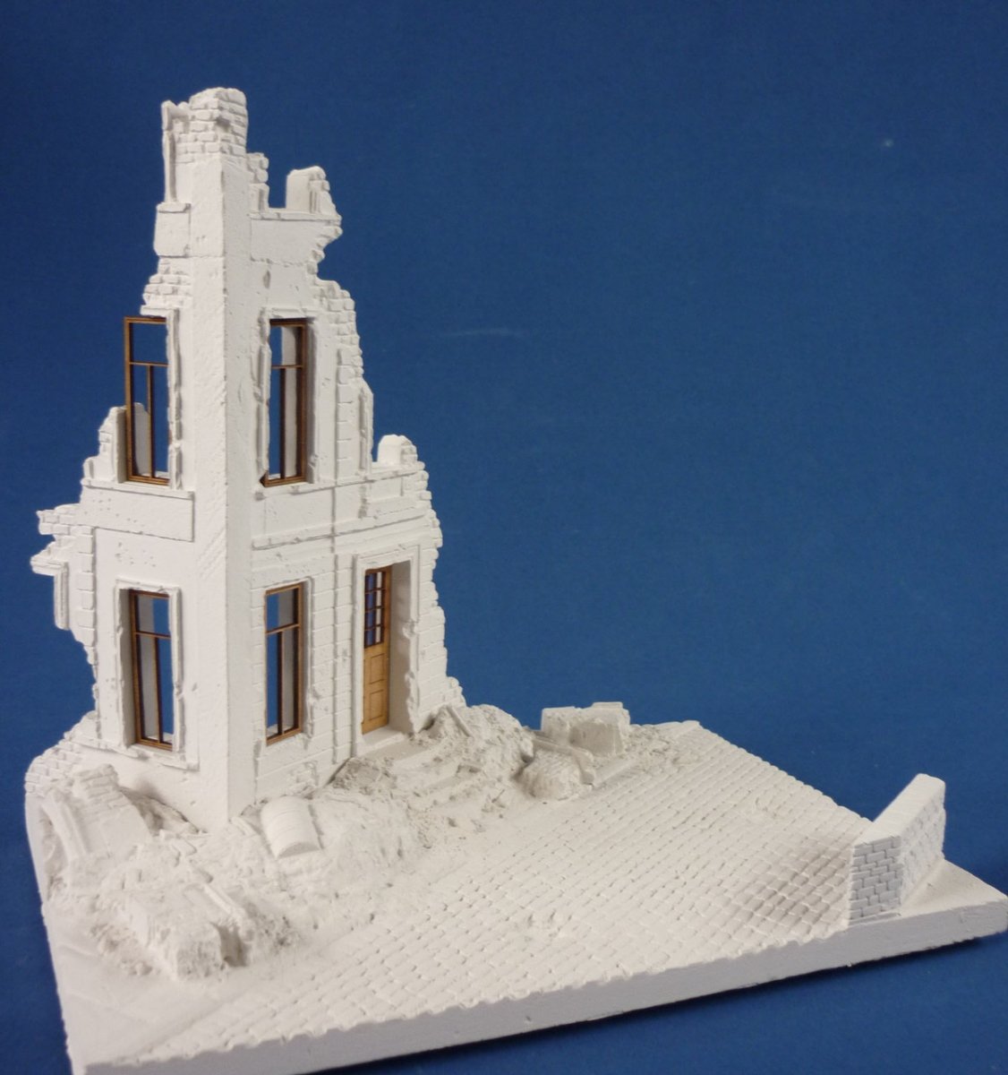 RT-Diorama 35252 Socle de diorama : Ruines d&amp;#39;angle de Berlin 1/35 – image 2