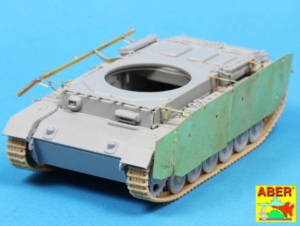 Aber 72A09 Osłony boczne do PzKpfw III / Side skirts for PzKpfw III 1/72 – imagen 4