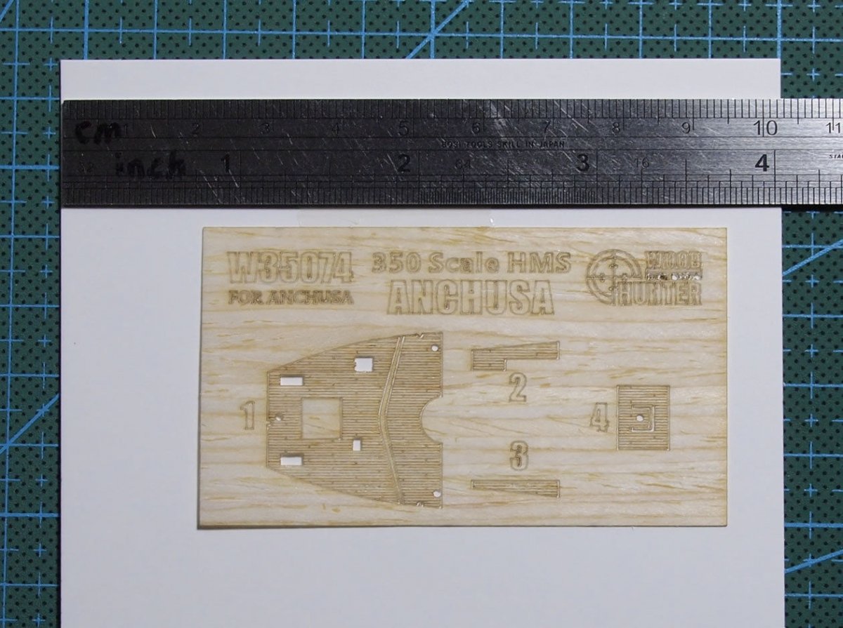 Pont en bois Wood Hunter W35074 HMS ANCHUSA pour MIRAGE 350801 1/350