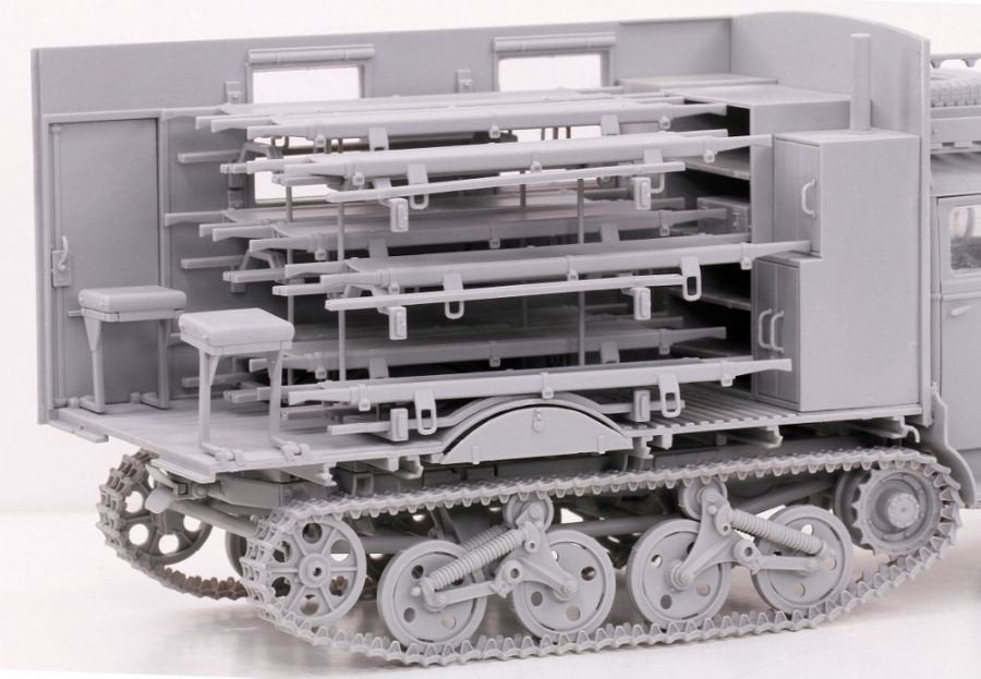 Dragon 6766 Sd.Kfz.3 Maultier Ambulance 1/35 – Bild 14