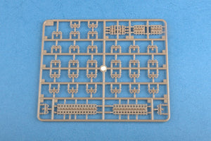 Hobby Boss 83804 Pz.Kpfw.I Ausf.F allemand (VK18.01) - Première version (1/35) – image 8