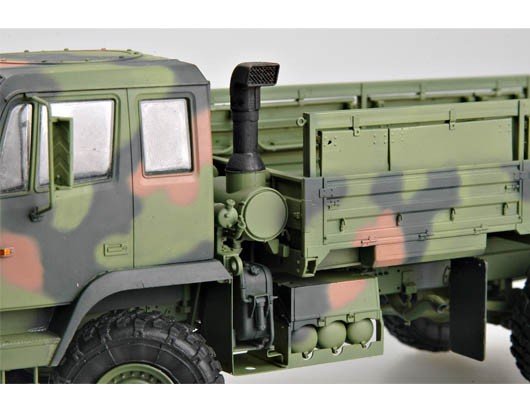 Trumpeter 01004 M1078 Light Medium Tactical Vehicle (LMTV) Standard Cargo Tru 1/35 – Bild 5