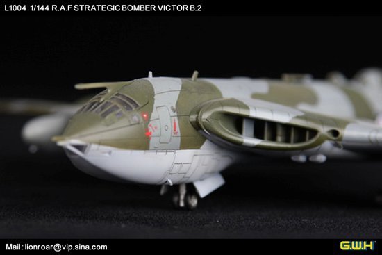 Lion Roar L1004 R.A.F. Strategic Bomber VICTOR B2 1/144 – zdjęcie 5