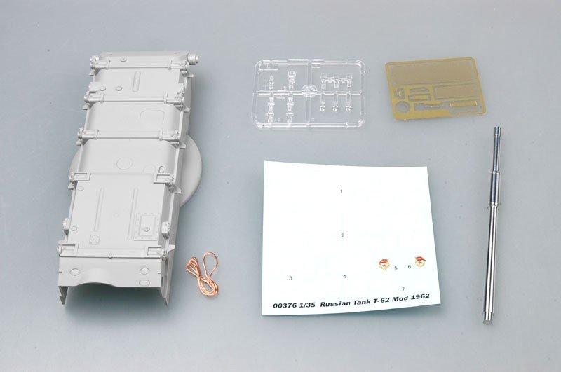 Trumpeter 00376 Soviet T-62 Main Battle Tank Mod.1962 1/35 – imagen 3