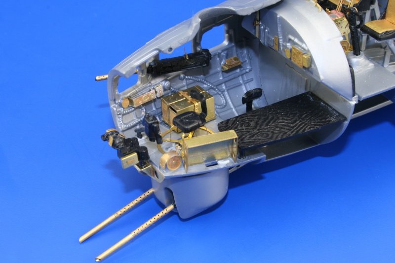 Eduard 49360 B-17G nose interior 1/48 Revell – immagine 3