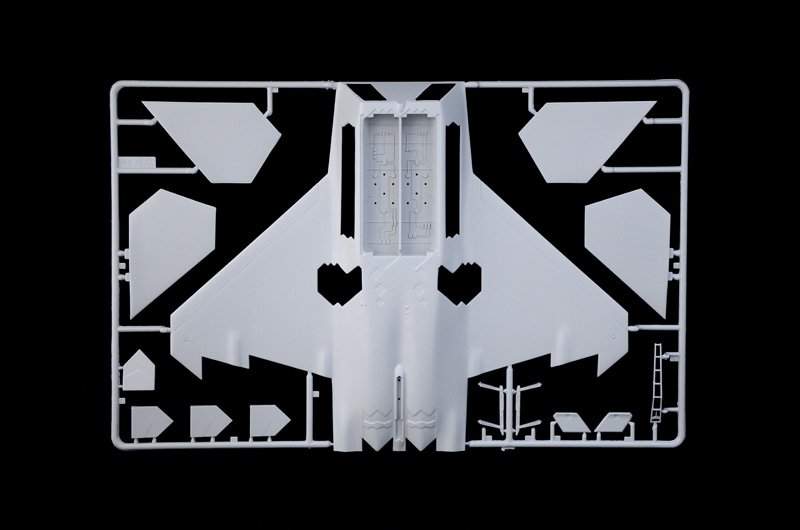 Italeri 2822 F-22 A Raptor 1/48 – image 7
