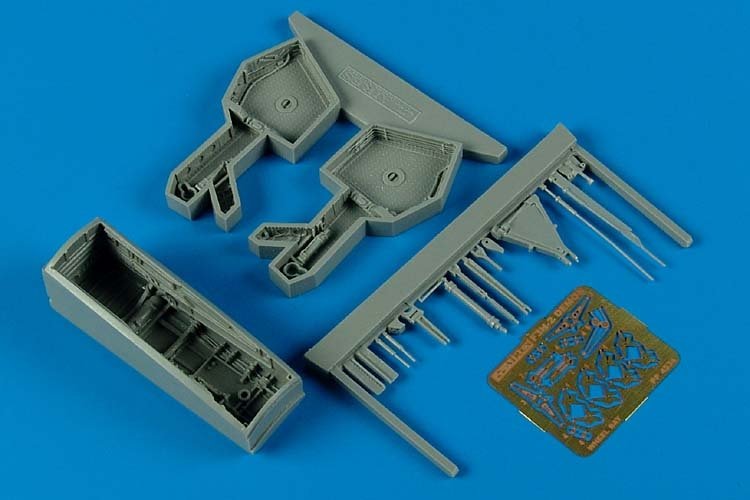 Aires 4534 F3H-2 Demon wheel bay 1/48 Hobby boss