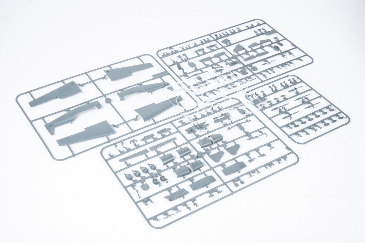 Eduard 82182 Z-226MS Trenér 1/48 – immagine 5