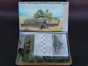 Trumpeter 00345 Char de combat principal britannique Challenger 2 KFOR en action au Kosovo (1/35) – image 3
