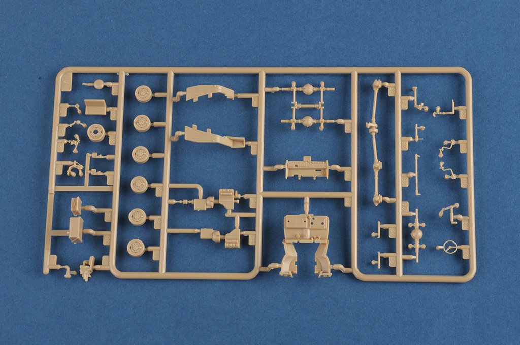 Hobby Boss 82932 Russian BM-21 &amp;quot;Hail&amp;quot; self-propelled rocket launcher late model 1/72 – image 9