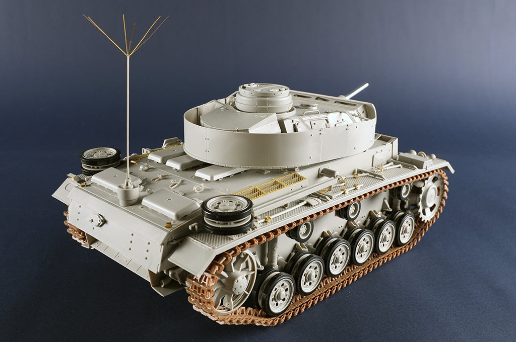 Trumpeter 00955 Pz.Bef.Wg.Fahrgestell Pz.Kpfw.III.Ausf.J 1/16 – Bild 7